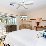 Pools Of The Kai 3 - Waterfront Condo With Private Pool Atrium, Walk To Restaurants