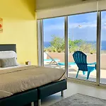 Villacasabella Ocean View-Private Pool-Up To 12 Guests