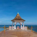 Melia Braco Village