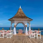 Melia Braco Village