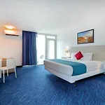 Mare St. Clair Hotel
