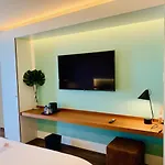 Holland House Beach Hotel