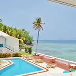 Mariners Hotel