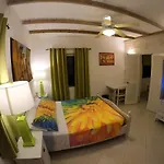 Yellow Bird Apartment