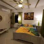 Yellow Bird Apartment