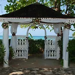 Shaw Park Beach Hotel & Spa