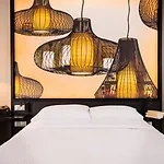 Simon Hotel
