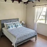 Breezy Ocean Front Condo Close To The Best Beaches