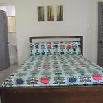 Villa Dianna - Entire Villa, Roof Terrace, Pool, Garden, Sea Views Near Dunn\'S River