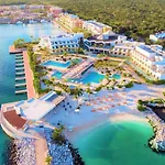 Trs Cap Cana Waterfront & Marina Hotel (Adults Only)