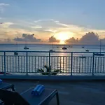 Walee Beach Penthouse By The Sea, 2 Bedrooms, Pool