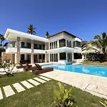 Peninsula Esmeralda Luxury Villas