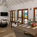 Lovango Resort And Beach Club