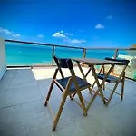1 Corcega Beachfront Suites