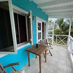 Waves Villa Guesthouse