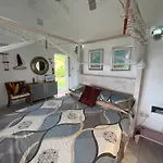 Waves Villa Guesthouse