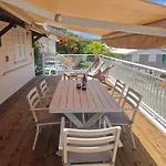 Rose Phoenix Rez-De-Jardin Piscine Et Vue Mer