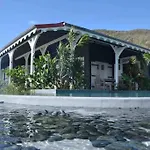 La Maison Bleue - Les Hauts De La Baie