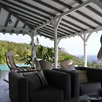 La Maison Bleue - Les Hauts De La Baie