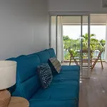 Studio, Piscine Et Vue Mer A La Marina