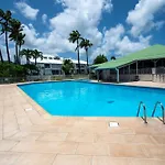 Studio, Piscine Et Vue Mer A La Marina