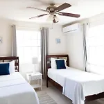 Seashades 2Br 1 Full And 1 Half Bathrooms Condo With Pool Close To Beach Sleeps 4