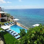 Scuba Lodge & Suites