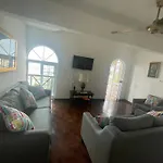 Oceanbreeze Jamaica Penthouse, 7-Minute Walk To Beach