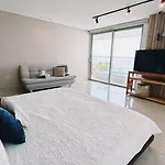 Sunset View & Luxury Aparment With Jacuzzi