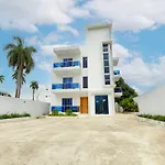Crown Ll-Guest Friendly-3 Bedrooms-Pool-Close To Everything!