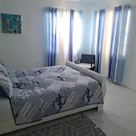 Ottie-Newly Renovated, 5 Min From Beach