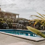 Cruz Bay Tropical Condo
