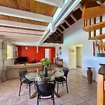 Villa O\'Mullane