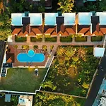 Ria Hotel