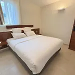 Courbaril Hotel