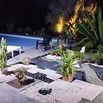 Charmante Maison Avec Jaccuzi Et Piscine