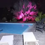 Charmante Maison Avec Jaccuzi Et Piscine