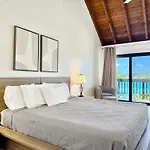 Sapphire Beachfront Renovated Villa 1200 Sf! - Free Wi-Fi
