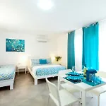 Tropicana Suites Deluxe Playa Los Corales - Wifi, Beach, Pool