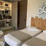 Studio Vue Mer Dans Une Residence Creole Avec Piscine Et Lagon