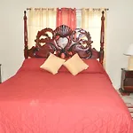 Mom\'S Village Resort