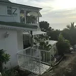 La Nicotoria Apartments