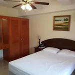 Dover Beach Apartment