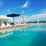 Coral Suites Beach Club & Spa