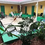 Carl\'S Unique Inn & Conference Facilities