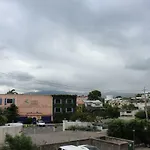 Cityscape At Chelsea Manor / New Kingston Studio!