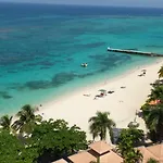 Coral Reef Beach Suite @ Montego Bay Club Resort