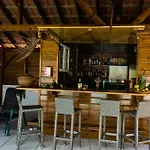 Makare Lagoon Club