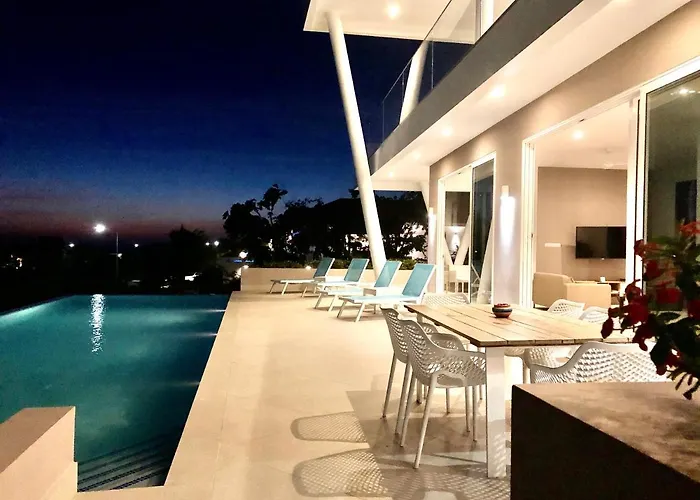 Villacasabella Ocean View-Private Pool-Up To 12 Guests