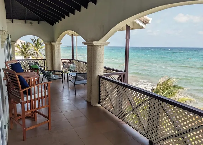 Breezy Ocean Front Condo Close To The Best Beaches